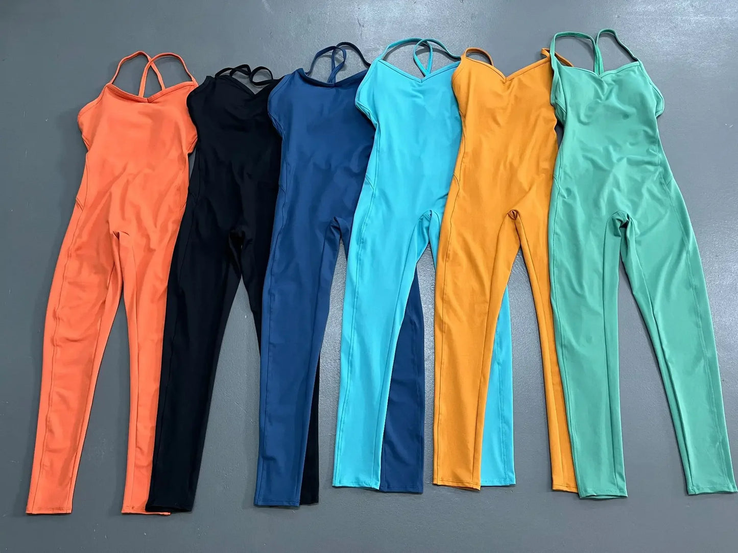 Seamless Yoga Jumpsuits Sports Fitness Backless Hip-lifting Running Jumpsuits Training Dance Dress Gym Workout Clothes for Women