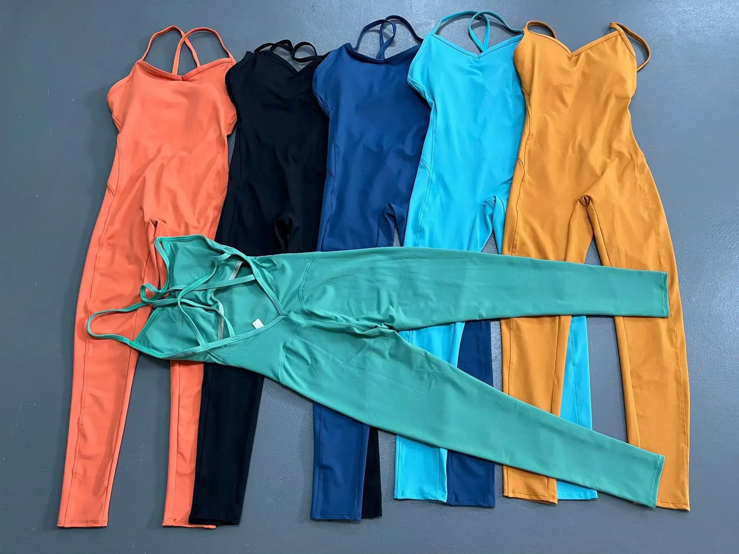Seamless Yoga Jumpsuits Sports Fitness Backless Hip-lifting Running Jumpsuits Training Dance Dress Gym Workout Clothes for Women